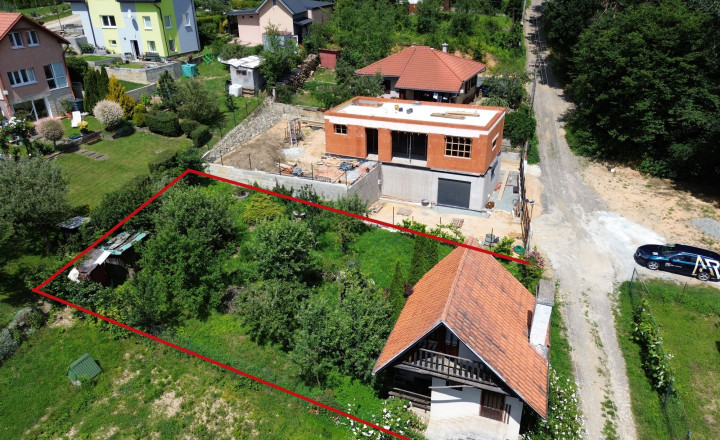 PREDANÉ- BAŠKA - pozemok so stavebným povolením - fotografia 2