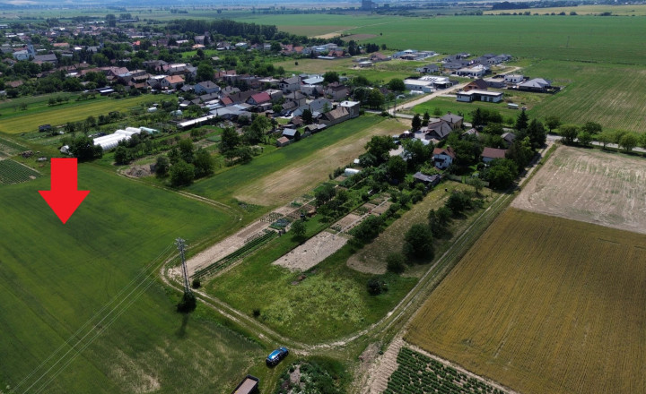 Cestice - pozemok 831m2 zahrnutý územnom pláne / 75€/m2 - fotografia 1