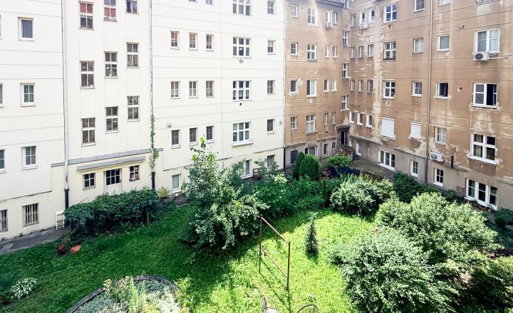 Na predaj rekonštruovaný 3 izb.byt v historickom centre - fotografia 18