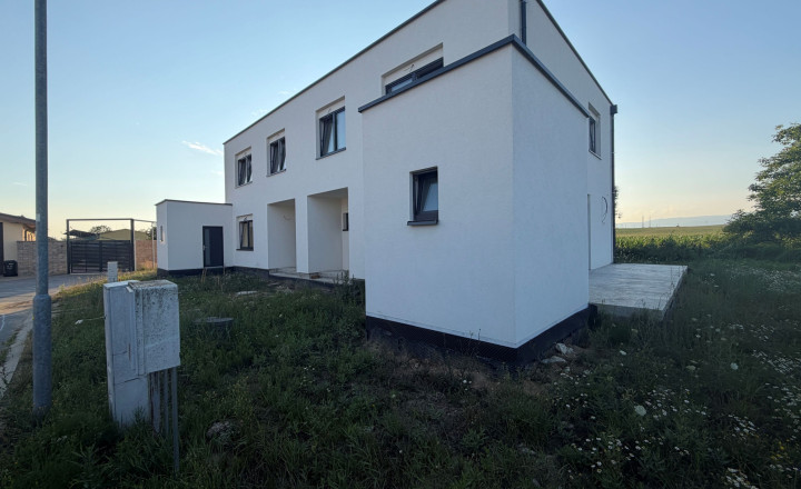 Dvojdom v štandarde - NOVÉ MOKRANCE, Malinová ul., Všetky IS - fotografia 3
