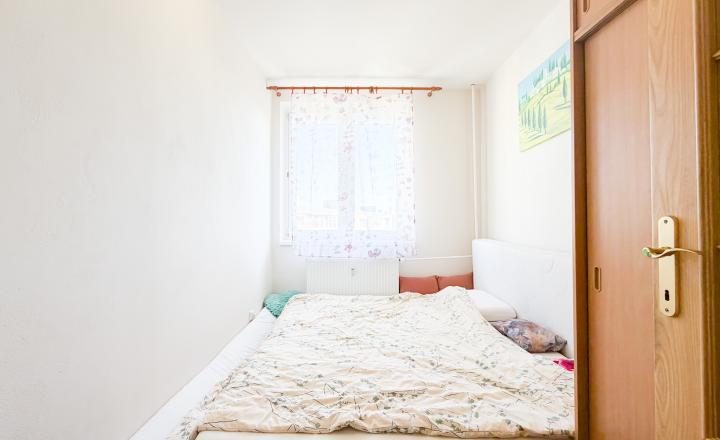 PREDANÉ 3-izbový byt s Loggiou, výhľad na celé mesto - fotografia 6