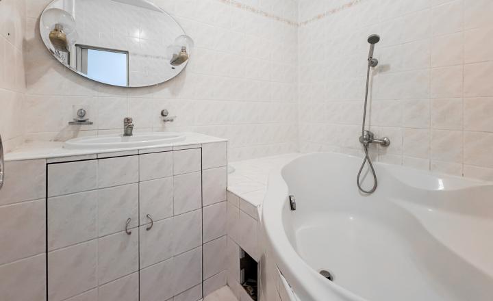 Na predaj 3 izbový byt 74m2 , perfektná lokalita, Južná Trieda - širšie centrum - fotografia 11