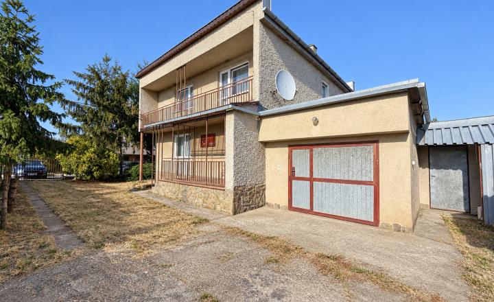 6-izbový RD  220m2 - ČAŇA Zimná ul. na pozemku 891m2 - fotografia 1