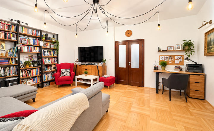 Predaj: tehlový staromestský 5-izb. byt širšom centre, 130m2 - fotografia 3