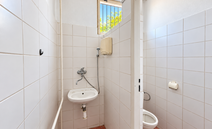 Na predaj priemyselná budova v okolí Košíc - fotografia 14