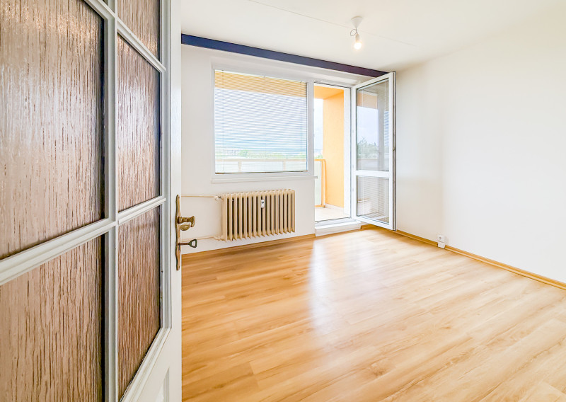 PREDANÉ 3 izbový byt 56m2+6m loggia, Terasa-Michalovská