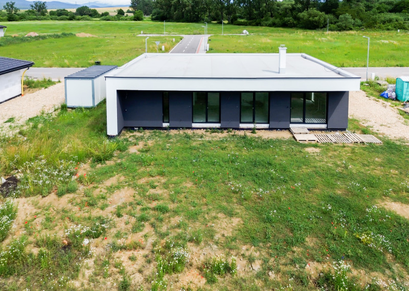 Moderná Novostavba, lokalita 20 min od Košíc, pozemok 671m2