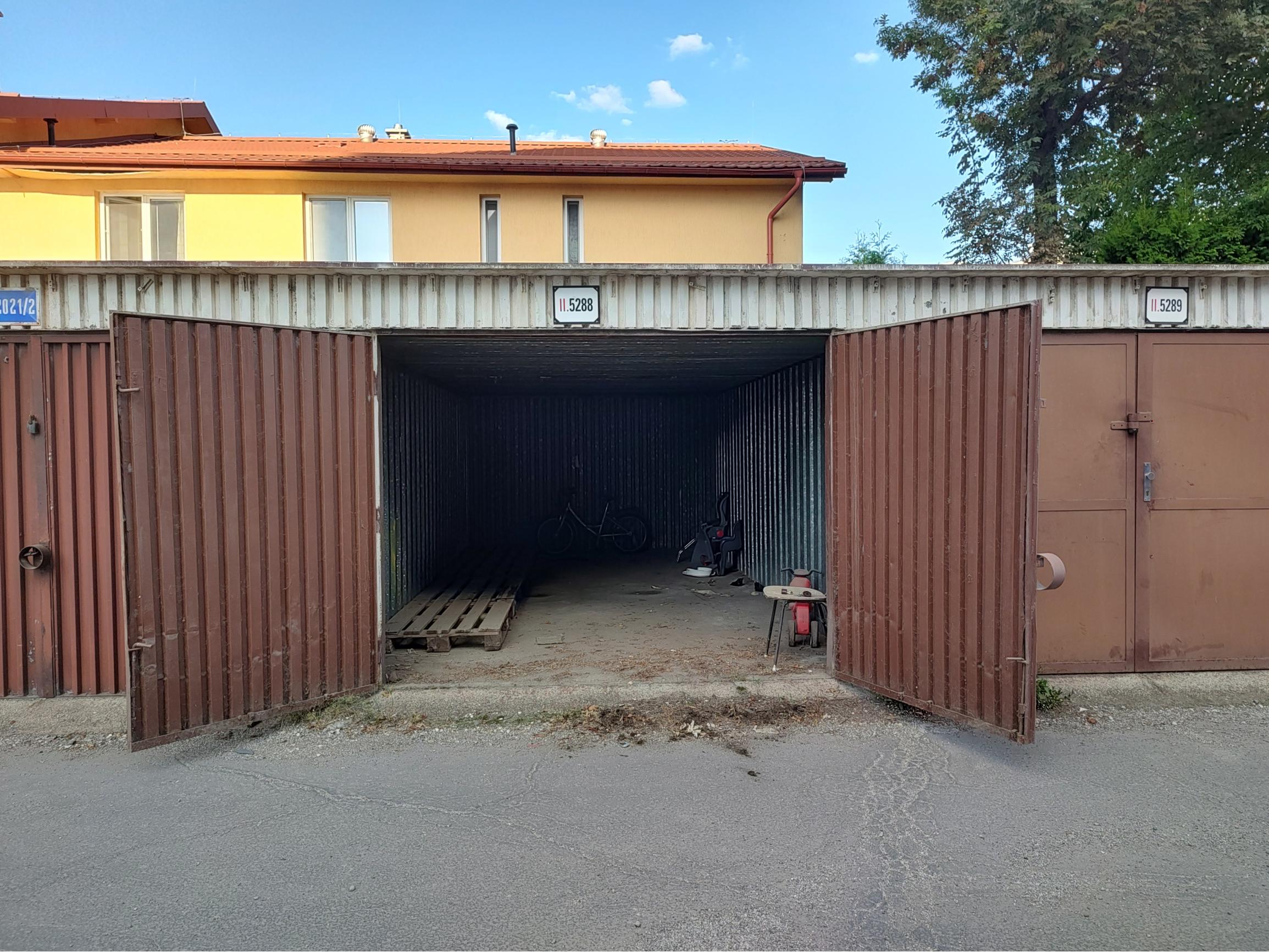 Na predaj garáž TERASA - za Spoločenským pavilónom