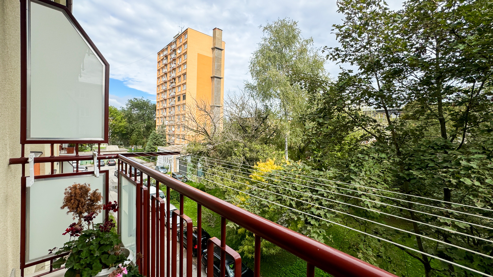 PREDANÉ 3izbový tehlový byt 72m2+9m2 pivnica