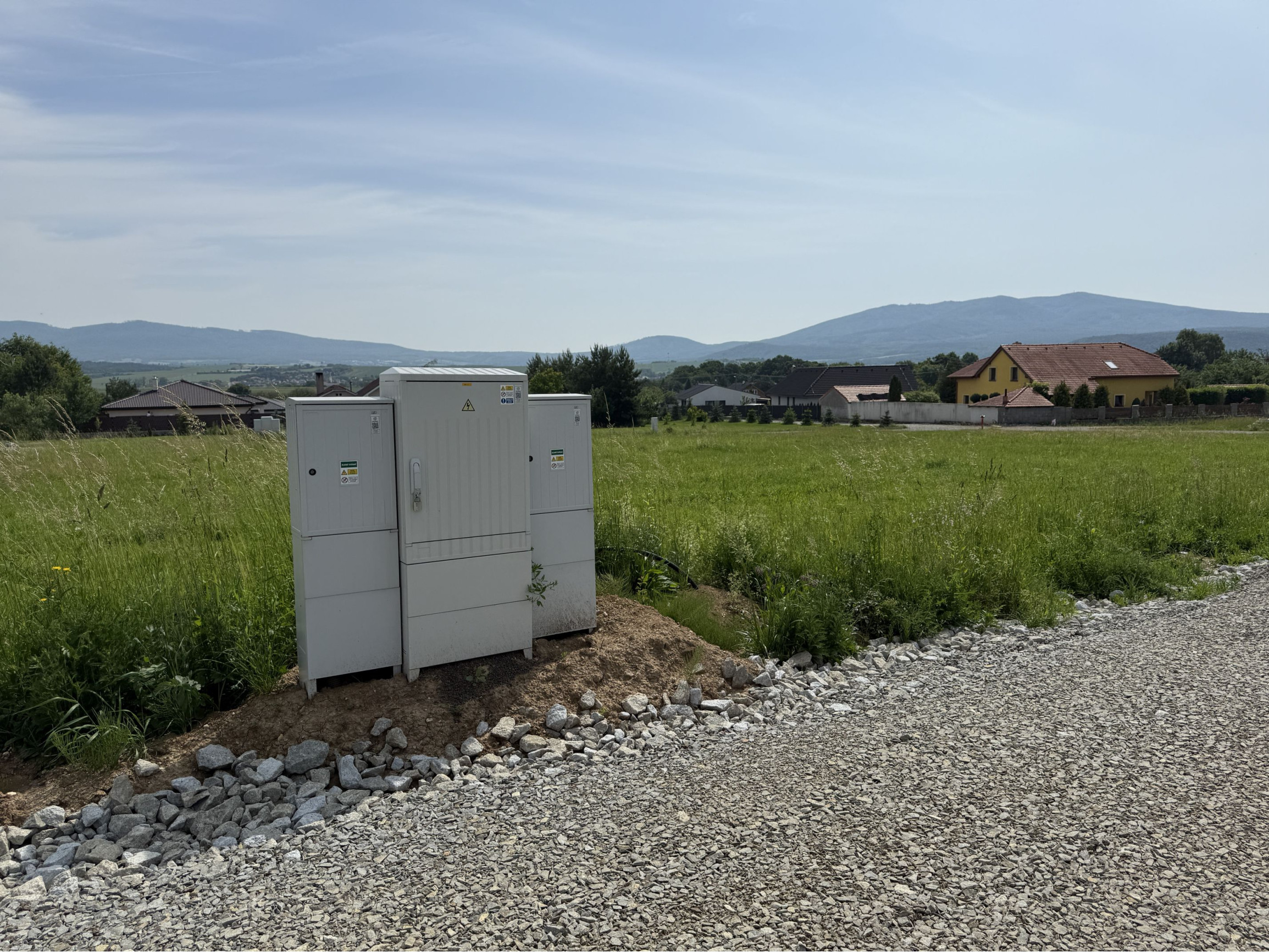 PREDANÉ - Stavebný pozemok v novej IBV, Ďurďošík – 589 m², IS, rovina