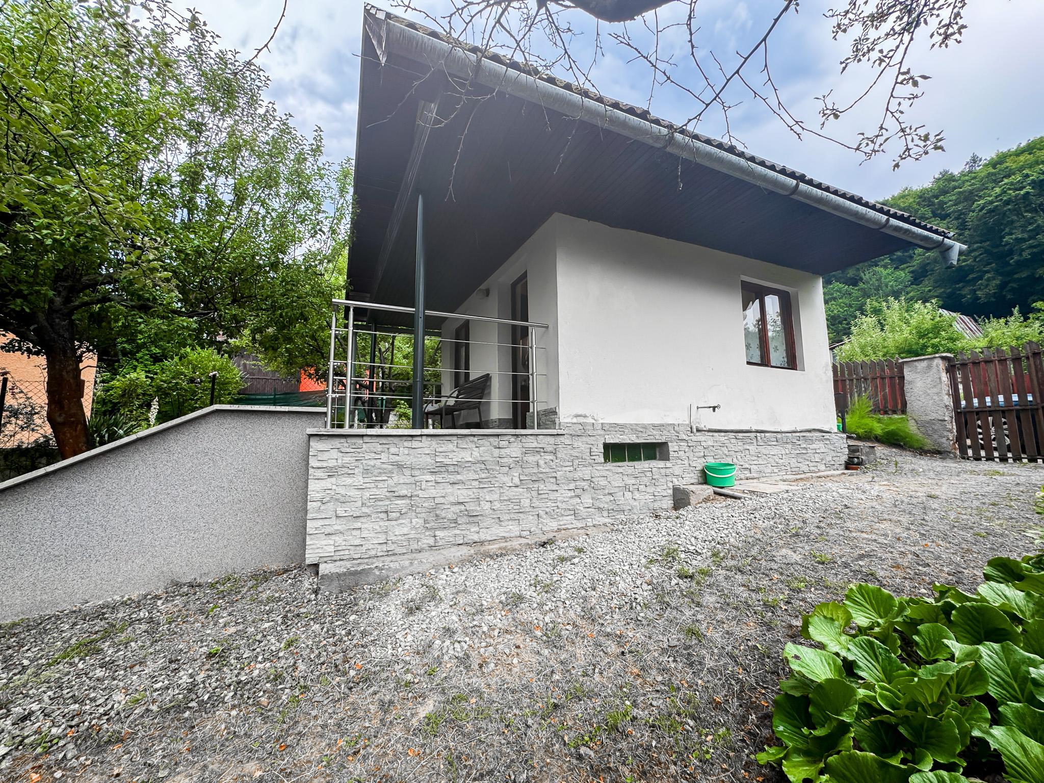 ZNÍŽENÁ CENA - Sokoľ - záhrada s chatkou, 9km od Košíc