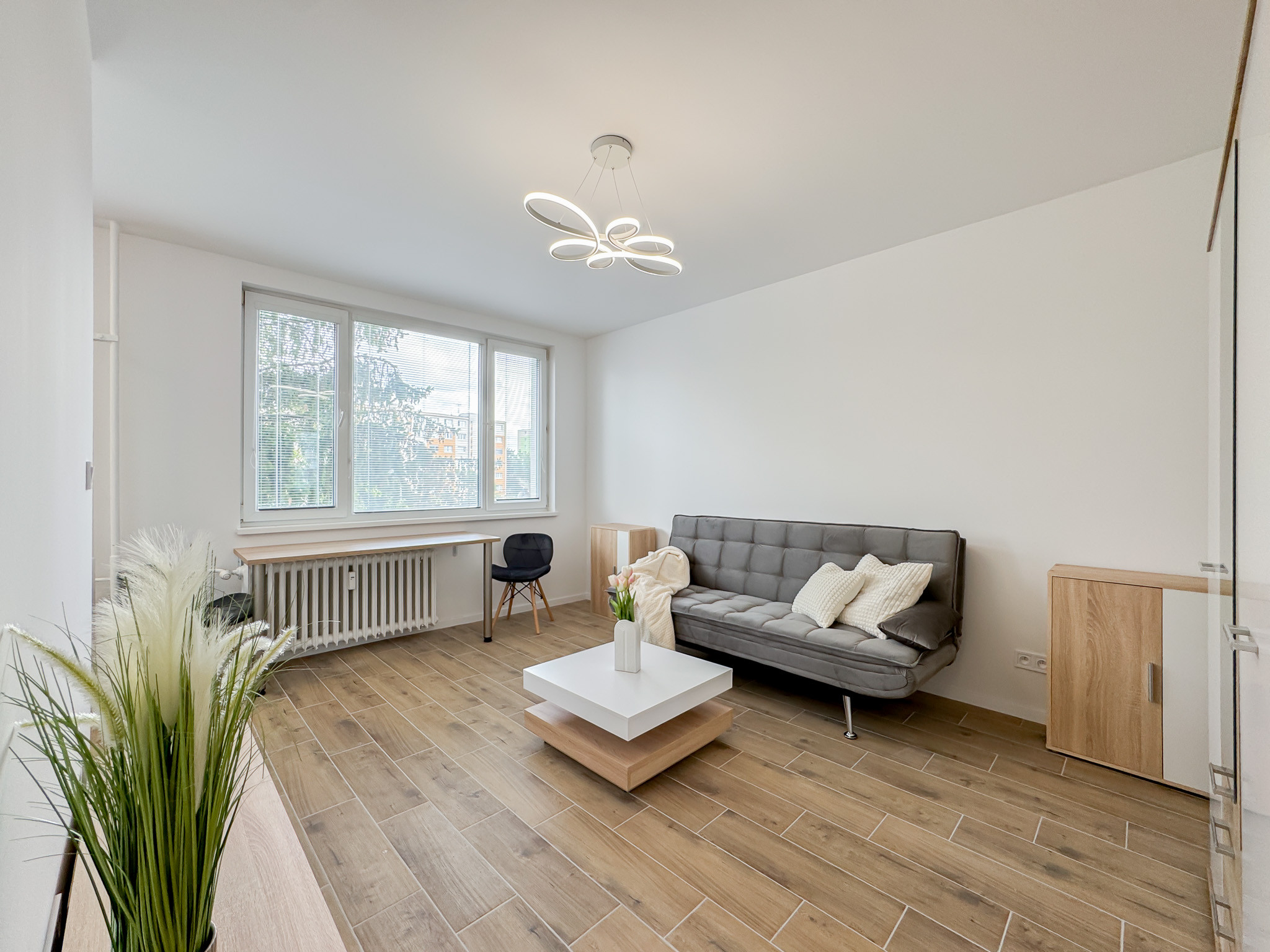 PREDANÉ - 1-izbový byt, TERASA - Tr. SNP, nová rekonštrukcia