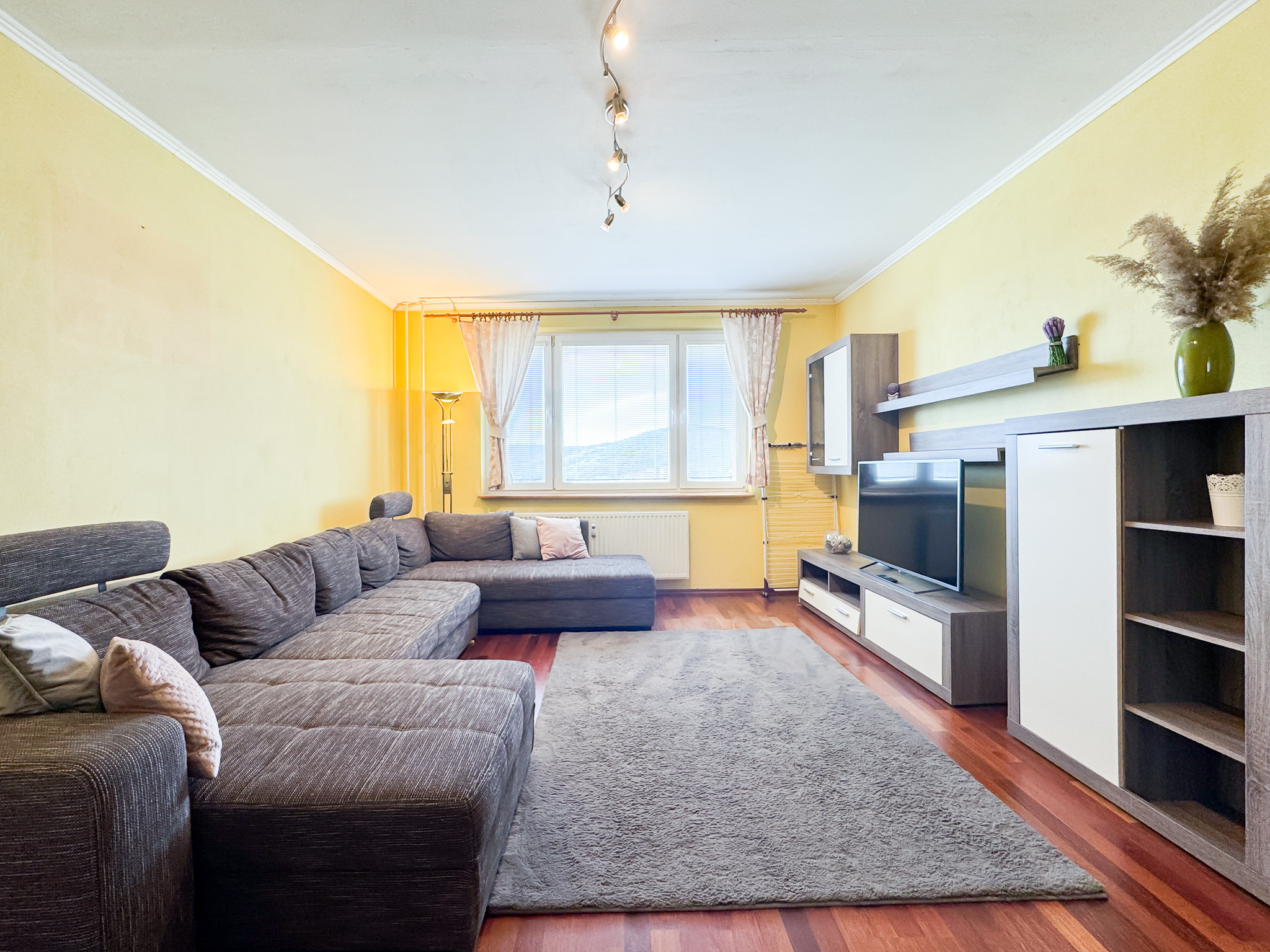 Na prenájom 3i byt, 74 m2 byt s loggiou na Ťahanovciach