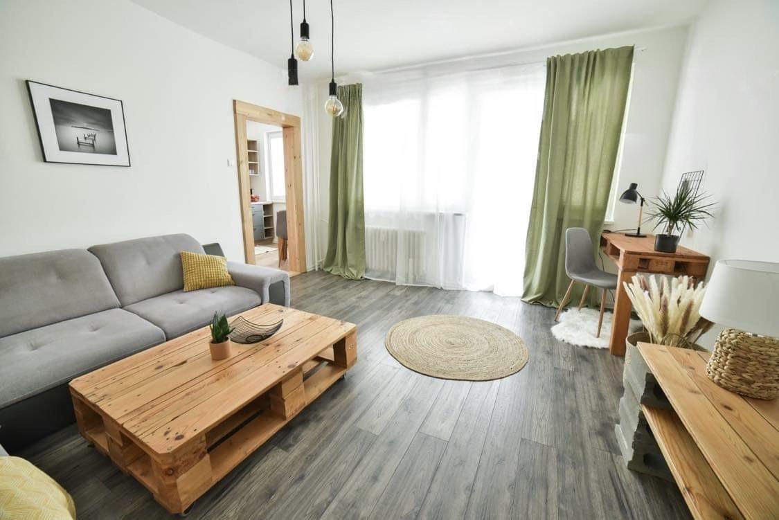 Na prenájom priestranný 1-izb.byt s loggiou po rekonštrukcii