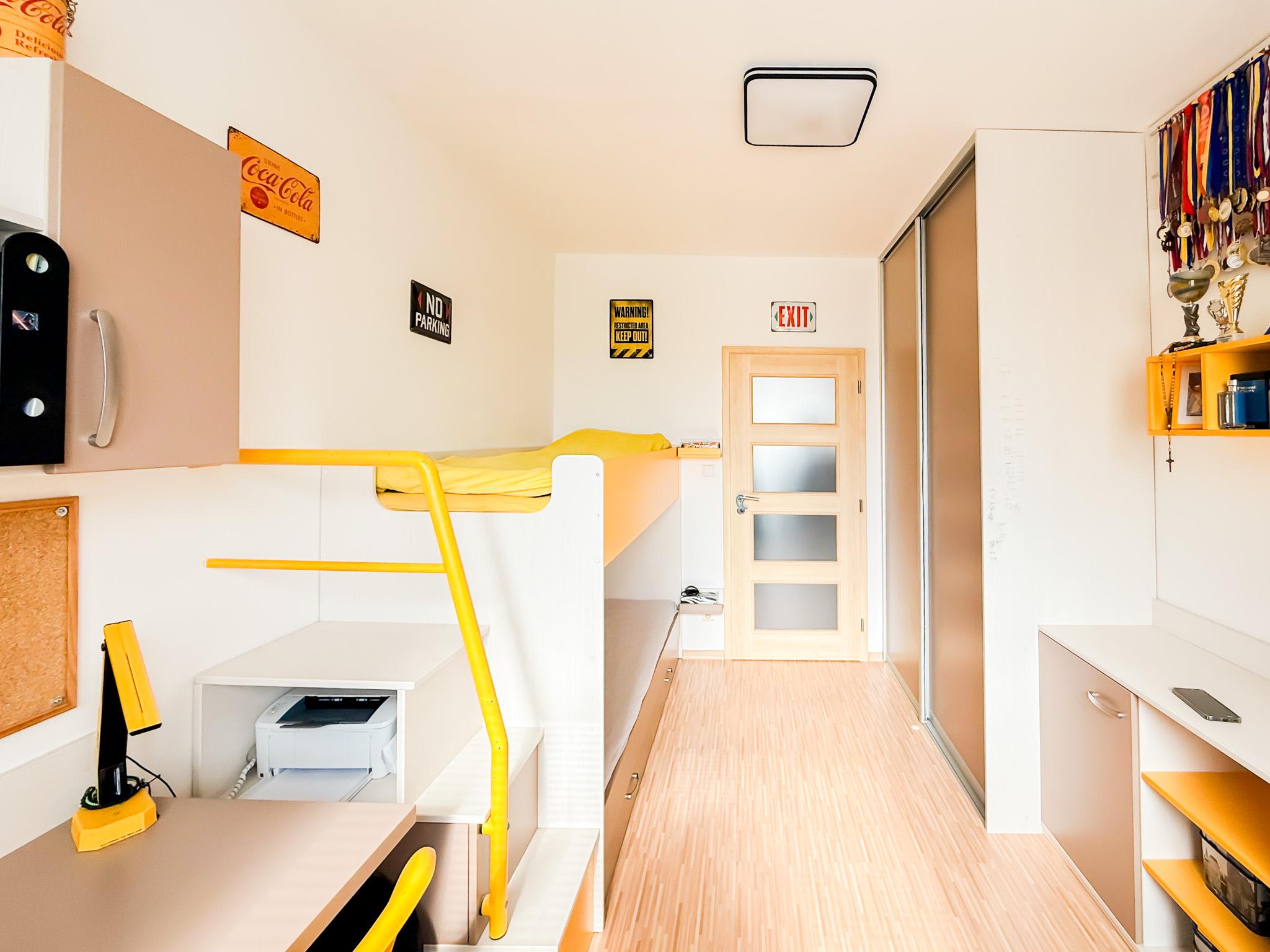 Na predaj veľký 3-izbový byt po rekonštrukcii na KVP